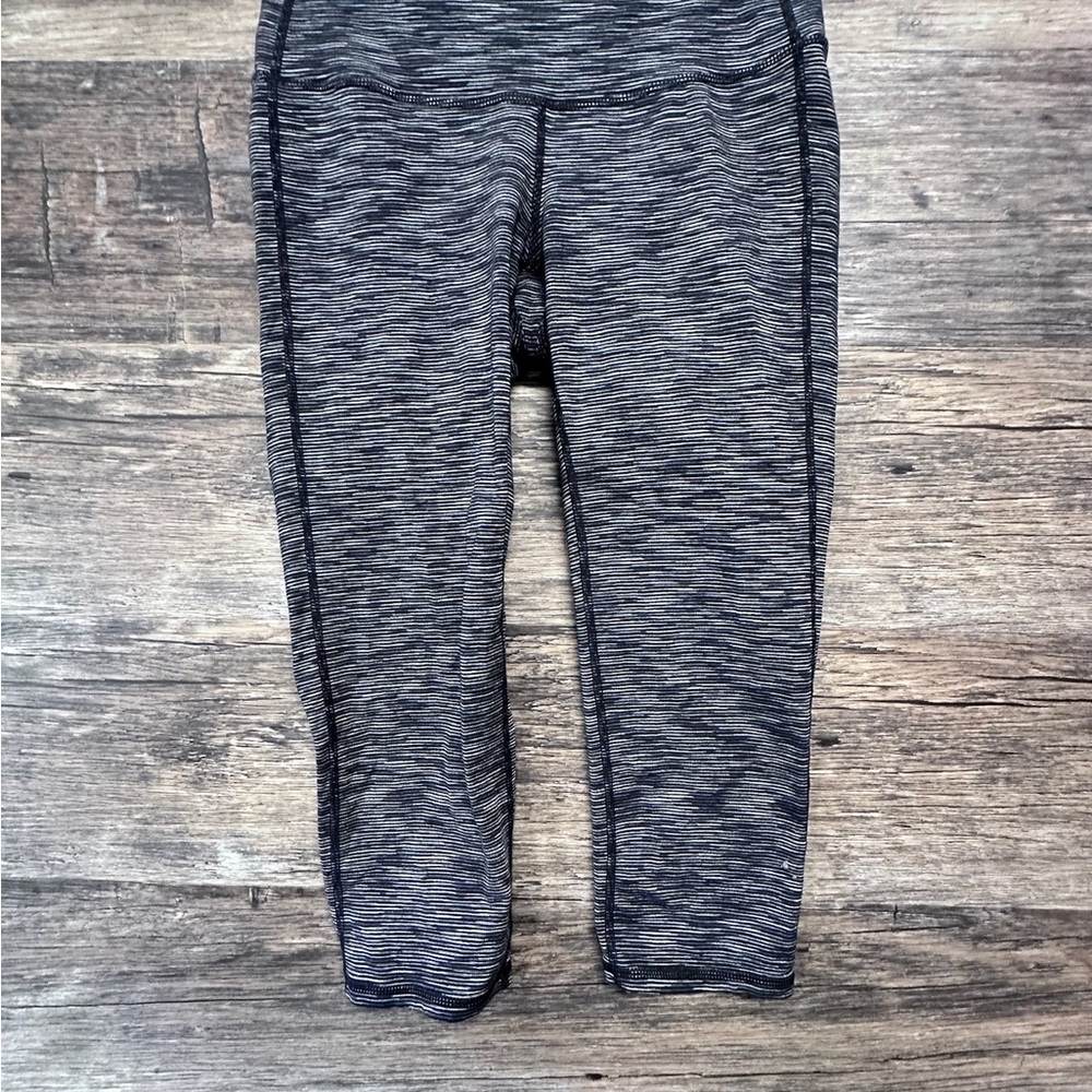 Athleta Gray Capri Cropped Leggings